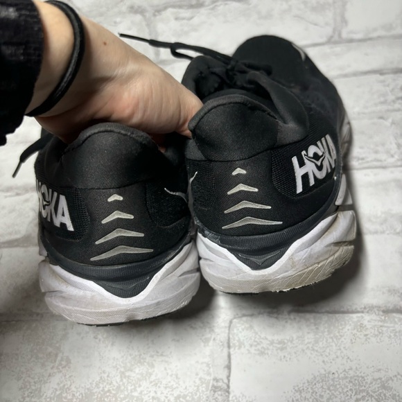 Black hoka running shoes men size 9 - Picture 2 of 5